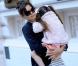 Katie Holmes et Suri Cruise à Prague, près de leur hôtel. Septembre 2010