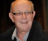 Jean-François Kahn lors du 18e Gala de l'Espoir au théâtre des Champs-Elysées à Paris le 18 octobre 2010