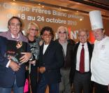 Inauguration exposition Johnny Hallyday inédit par Tony Frank, Espace  Pierre Premier, le 18 octobre 2010 : Philippe Lavil, Véronique de Villèle, Tony  Frank, Hugues Aufray, Jean-Michel Texier et Bernard Leprince.<br />