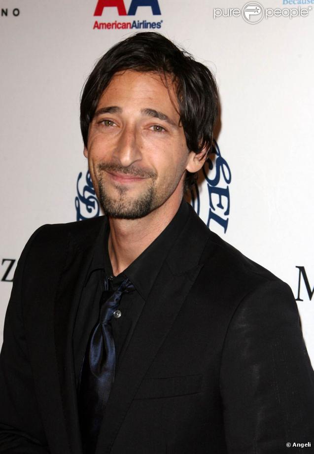 Adrien Brody, à l'occasion de la grande soirée du 32e Carousel of Hope Ball, qui s'est tenue au Beverly Hilton de Beverly Hills, à Los Angeles, le 23 octobre 2010.