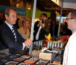 Bertrand Delanoë au défilé du Salon du Chocolat le 27 octobre 2010 à Paris