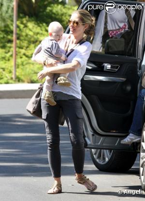 Rebecca Gayheart et sa fille Billie, en septembre 2010