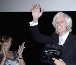 Douglas Kirkland honoré lors de l'avant-première de La Prima Cosa Bella à Los Angeles le 10 novembre 2010