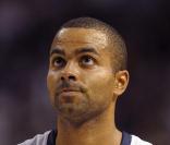 Tony Parker avec l'équipe de France de basket en septembre 2008