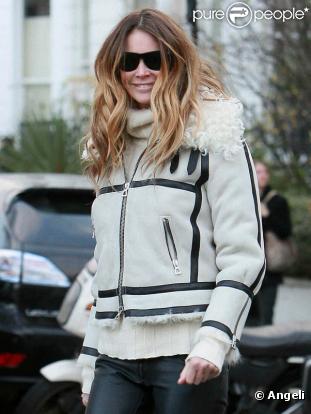 Elle MacPherson à Londres, le 25 novembre 2010.