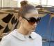 Jennifer Lopez casual-chic avec une coiffure simple mais toujours efficace  