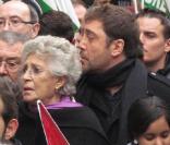 Javier Bardem participe en famille à la manifestation pour le Sahara occidental libre à Madrid le 14 novembre 2010