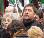 Javier Bardem participe en famille à la manifestation pour le Sahara occidental libre à Madrid le 14 novembre 2010