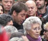 Javier Bardem participe en famille à la manifestation pour le Sahara occidental libre à Madrid le 14 novembre 2010