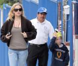 Kate Hudson et son fils Ryder se rendent à la fête de l'école pour célébrer les vacances le 19 novembre 2010 à Pacific Palissades