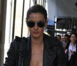 Gisele Bundchen avec son fils Benjamin à Paris, le 1 octobre 2010.