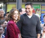 Alyssa Milano est l\'invitée de l\'émission Extra, diffusée sur CW, et animée par Mario Lopez.