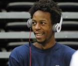 Les joueurs de l\'équipe de France de Coupe Davis, Monfils, Simon, Llodra, Gasquet et Clément ont découvert le dur serbe en vue de la finale, qu\'ils disputent à Belgrade le premier week-end de décembre 2010.