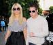 Paris Hilton sort au restaurant Ivy, à Los Angeles, en compagnie de son petit ami Cy Waits, jeudi 2 décembre.