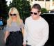 Paris Hilton sort au restaurant Ivy, à Los Angeles, en compagnie de son petit ami Cy Waits, jeudi 2 décembre.