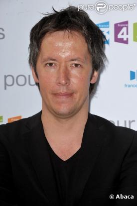 Jean-Luc Lemoine continue d'animer le  Bureau des Plaintes  sur France 2.