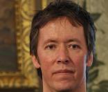 Jean-Luc Lemoine continue d'animer le  Bureau des Plaintes  sur France 2.