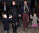 Mary de Danemark, enceinte de jumeaux dont la naissance est attendue en janvier 2011, était de sortie à Tivoli (Copenhague) le 11 décembre 2010 avec son époux le prince héritier Frederik et leurs enfants Christian et Isabella.