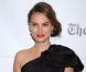 Natalie Portman porte une robe Lanvin by H&M à New York, le 29 novembre 2010.