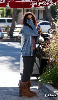 Vanessa Hudgens sort du dentiste à Studio City, Los Angeles, le 28 décembre 2010.