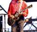 Chuck Berry, 84 ans, a fait un malaise lié à son état d'épuisement, lors de son concert à Chicago le 1er janvier 2010. Ce qui n'a pas empêché la légende de soigner sa sortie...