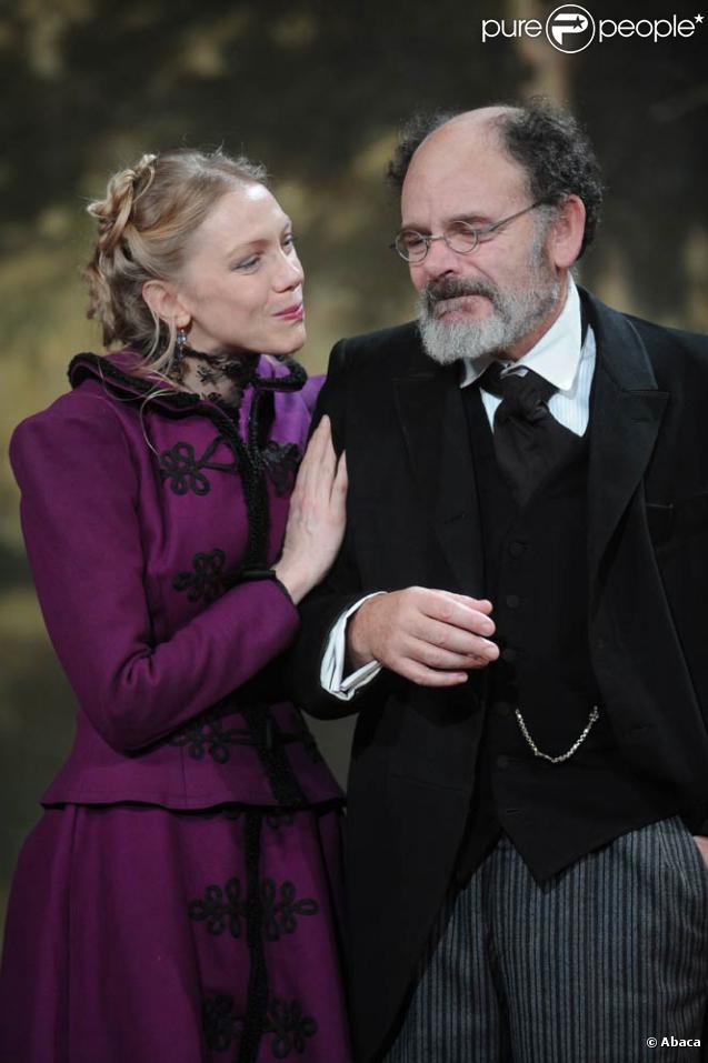 Alice Carel et Jean-Pierre Darroussin sur les planches du Théâtre de l'Atelier, le 7 janvier. Répétitions de la pièce Une banale histoire.