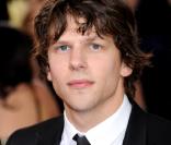Jesse Einsenberg lors des Golden Globes le 16 janvier 2011 à Los Angeles