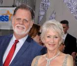 Helen Mirren et Taylor Hackford lors des Golden Globes le 16 janvier 2011 à Los Angeles