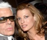 Karl Lagerfeld backstage de defile Chanel