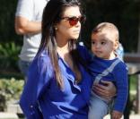 Kourtney Kardashian et son adorable Mason pour une journée au parc attendrissante. Le 22 janvier 2011 à Beverly Hills  