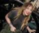 Hilary Duff quitte son hôtel parisien pour se rendre dans les studios de NRJ 12, vendredi 4 février.