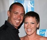 La chanteuse Pink et son mari Carey Hart, en mai 2010, à Los Angeles.