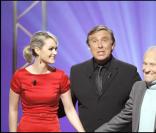 Jean d'Ormesson, Jean-Pierre Foucault et Laeticia Hallyday sur le plateau de Qui veut gagner des millions ?, spéciale people