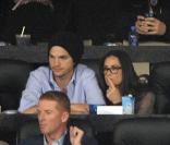 Demi Moore et Ashton Kutcher assistent en amoureux au Super Bowl, le 6 février 2011 à Dallas