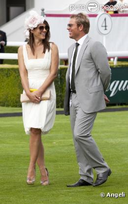 Elizabeth Hurley et Shane Warne lors de leur première rencontre, Cheschire, le 29 juillet 2010