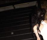 Amy Winehouse casse la porte de son garage