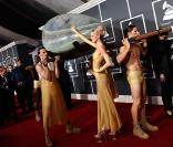 Lady Gaga sur le tapis rouge des Grammy Awards, le 13 février 2011
