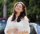  L'actrice Kelly Brook se rend au Urth Cafe à peine maquillée à Studio City, Los Angeles, le 21 février 2011 
 &nbsp; 