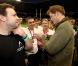 A la mi-temps du match Angleterre-France à Twickenham, le 26 février 2011, dans le Tournoi des VI Nations, le prince Harry a rencontré les protagonistes d'une manifestation caritative.