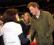 A la mi-temps du match Angleterre-France à Twickenham, le 26 février 2011, dans le Tournoi des VI Nations, le prince Harry a rencontré les protagonistes d'une manifestation caritative.