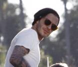 David Beckham offre une tournée de glaces à ses trois fils Cruz, Romeo  et Brooklyn - ce dernier vient de fêter ses 12 ans - à Los Angeles le 5  mars 2011