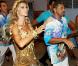 Gisele Bündchen et son mari Tom Brady font la fête et s'embrassent lors du Carnaval de Rio, le 6 mars 2011