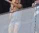 Gisele Bündchen et son mari Tom Brady font la fête et s'embrassent lors du Carnaval de Rio, le 6 mars 2011