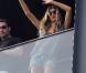 Gisele Bündchen et son mari Tom Brady font la fête et s'embrassent lors du Carnaval de Rio, le 6 mars 2011