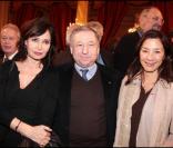 Evelyne Bouix, Jean Todt et Michelle Yeoh lors de la remise de décorations à l\'Elysée le 9 mars 2011
