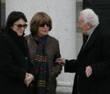 <p>Anouk Aimée et Nadine Trintignan aux obsèques d\'Annie Fargue le 10 mars 2011 au Père Lachaise à Paris dans le 20e arrondissement</p>