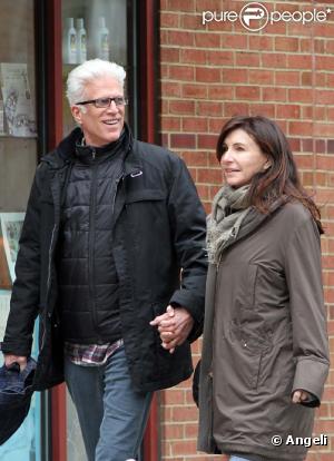 Ted Danson et Mary Steenbergen, à New York, le 9 mars 2011