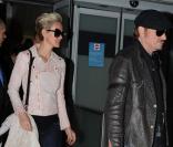 Johnny Hallyday et Laeticia arivent à Paris, le 15 mars 2011.