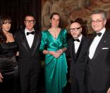 Monica Bellucci à Moscou entourée de Dolce & Gabbana  lors d'un dîner à l'ambassade d'Italie le 22 mars 2011 