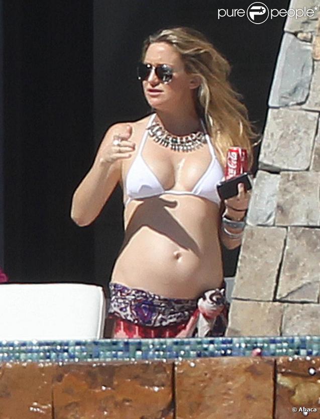 Kate Hudson et son compagnon Matthew Bellamy en vacances à Los cabos au Mexique, le 6 mars 2011